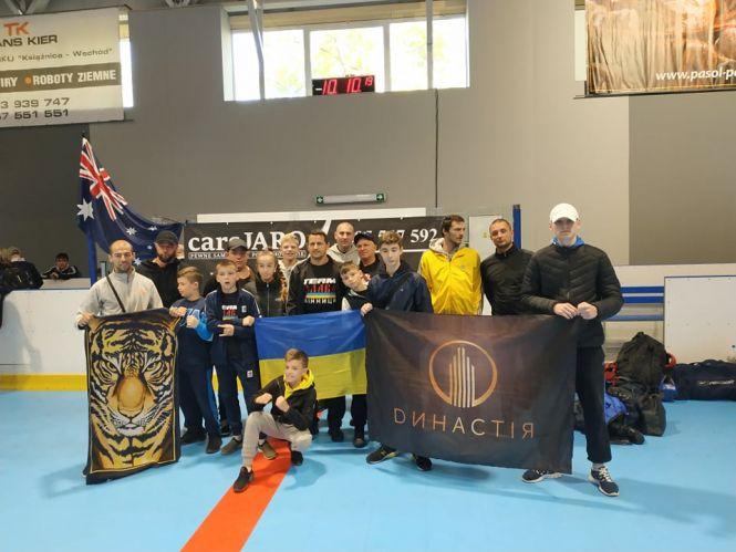 Новини Вінниці - фото з Вінницький кікбоксер отримав відзнаку за найшвидший нокаут на чемпіонаті світу Вінницький кікбоксер отримав відзнаку за найшвидший нокаут на чемпіонаті світу, фото №5 на сайті 20minut.ua