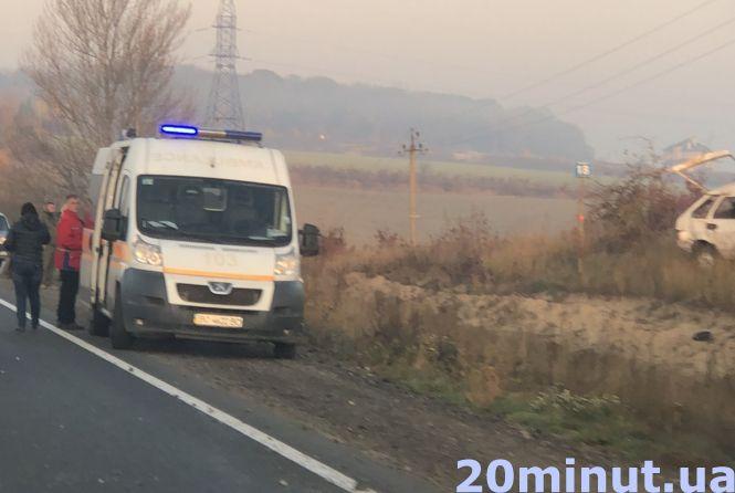 Біля перехрестя Біла-Чистилів «дев’ятку» знесло з дороги: метрів на 15 вона вилетіла в поле, фото №1 на сайті 20minut.ua