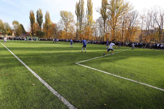 Новини Хмельницького - фото з На проспекті Миру відкрили нове футбольне поле: кого пустять пограти? (ФОТО) На проспекті Миру відкрили нове футбольне поле: кого пустять пограти? (ФОТО), фото №1 на сайті vsim.ua