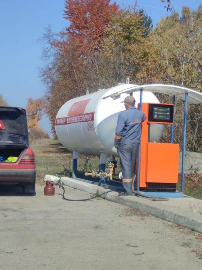 Новини Хмельницького - фото з На Хмельниччині накрили дві нелегальні АЗС (ФОТО) На Хмельниччині накрили дві нелегальні АЗС (ФОТО), фото №3 на сайті vsim.ua