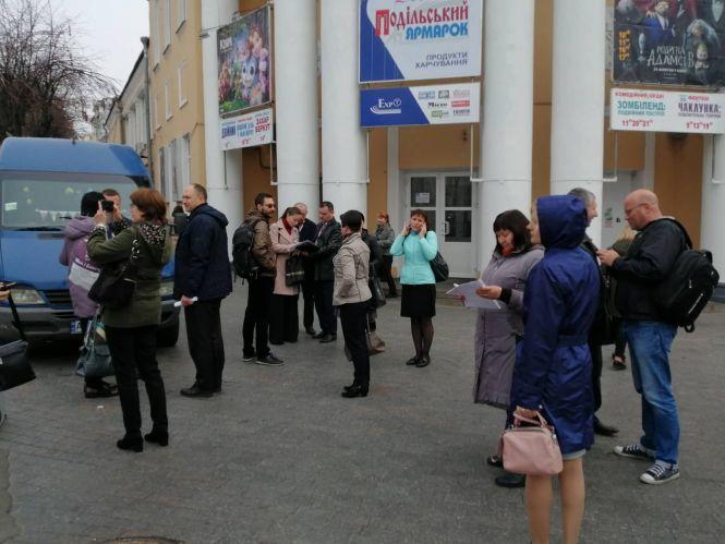 Новини Вінниці - фото з Чергове замінування: перевіряють ОДА та лікарню Пирогова Чергове замінування: перевіряють ОДА та лікарню Пирогова, фото №2 на сайті 20minut.ua