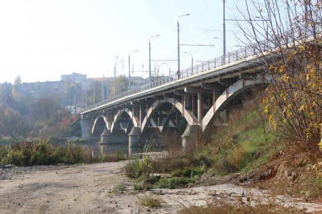 Новини Вінниці - фото з Мерія перемогла у суді по Київському мосту: договір з підрядником розірвали, але гроші не повернули Мерія перемогла у суді по Київському мосту: договір з підрядником розірвали, але гроші не повернули, фото №1 на сайті 20minut.ua