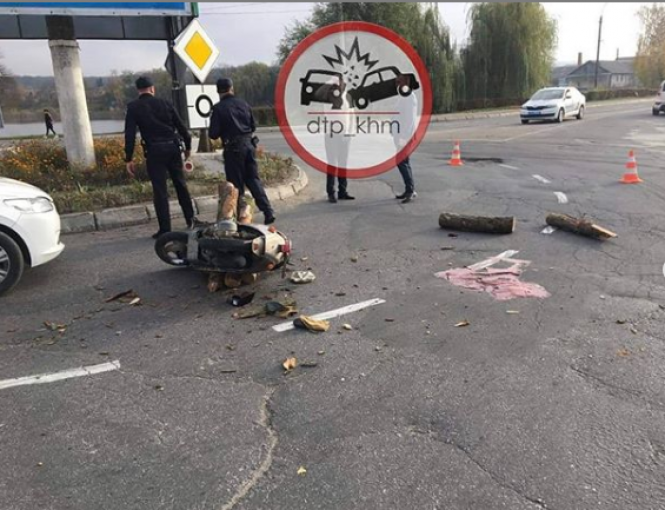 Новини Хмельницького - фото з Смертельне зіткнення. На Хмельниччині у ДТП загинув скутерист (ФОТО) Смертельне зіткнення. На Хмельниччині у ДТП загинув скутерист (ФОТО), фото №1 на сайті vsim.ua