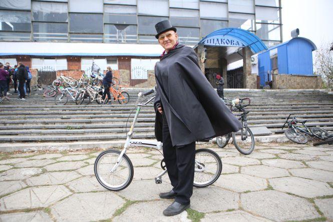 Новини Вінниці - фото з «Чорти» і «відьми» на велосипедах проїхали Вінницею до Гелловіну «Чорти» і «відьми» на велосипедах проїхали Вінницею до Гелловіну, фото №8 на сайті 20minut.ua