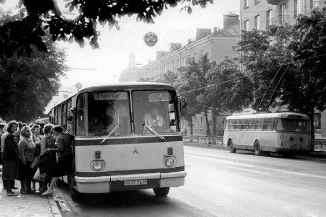 Новини Тернополя - фото з Фото дня: як виглядала вулиця Леніна у 72-му Фото дня: як виглядала вулиця Леніна у 72-му, фото №1 на сайті 20minut.ua