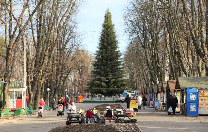 Ялинка, ятки та атракціони. Вінниця готується до Нового року, фото №4 на сайті 20minut.ua