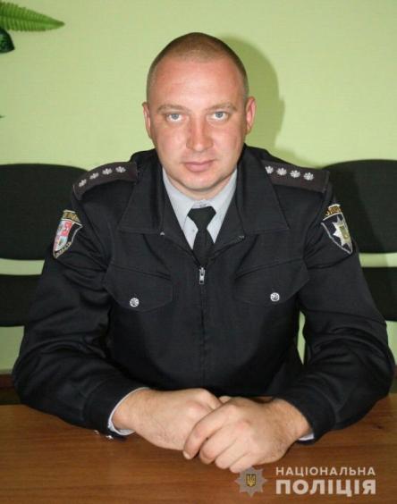 Новини Вінниці - фото з Полісмен виніс людину з палаючого будинку. За це його відзначили державною нагородою Полісмен виніс людину з палаючого будинку. За це його відзначили державною нагородою, фото №2 на сайті 20minut.ua