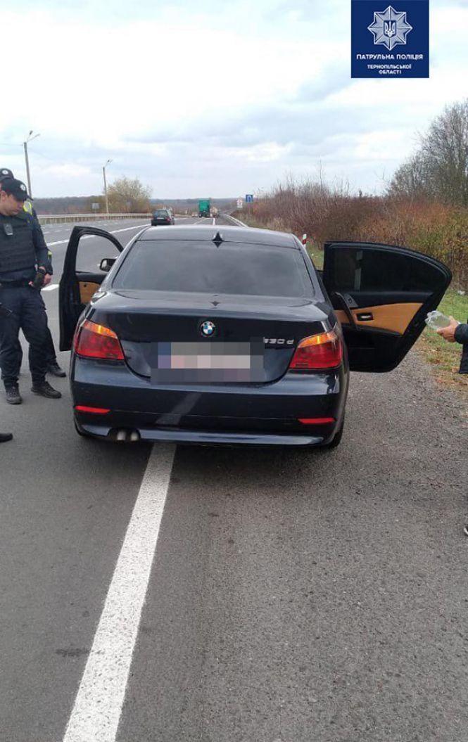 Новини Тернополя - фото з BMW з джентельменським набором бандитів зупинили на Тернопільщині BMW з джентельменським набором бандитів зупинили на Тернопільщині, фото №1 на сайті 20minut.ua