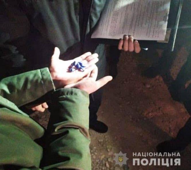 Новини Хмельницького - фото з У Хмельницькому спіймали юнаків з  наркотиками У Хмельницькому спіймали юнаків з  наркотиками, фото №1 на сайті vsim.ua