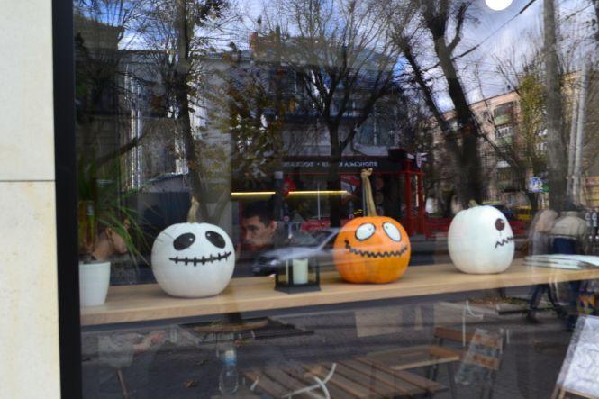 Новини Хмельницького - фото з Яке “жахіття” можна побачити в Хмельницькому напередодні Хелловіна Яке “жахіття” можна побачити в Хмельницькому напередодні Хелловіна, фото №7 на сайті vsim.ua