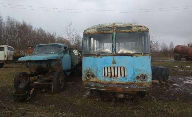 Новини Вінниці - фото з Сторож зарізав товариша і сховав тіло в старому автобусі. Вбивці винесли вирок Сторож зарізав товариша і сховав тіло в старому автобусі. Вбивці винесли вирок, фото №1 на сайті 20minut.ua