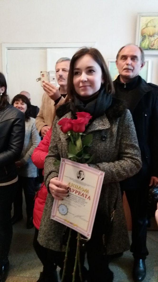 Новини Тернополя - фото з Мистецьку премію імені Олени Кульчицької отримала Марія Тимчук із Теребовлі Мистецьку премію імені Олени Кульчицької отримала Марія Тимчук із Теребовлі, фото №2 на сайті 20minut.ua