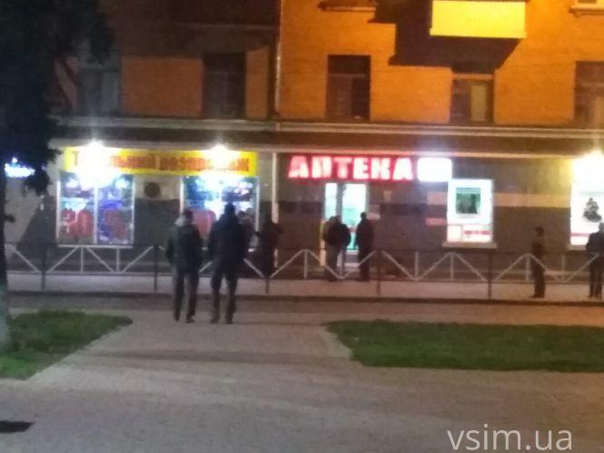 Новини Хмельницького - фото з Біля залізничного вокзалу багато поліції і вибухотехніки: що там відбувається Біля залізничного вокзалу багато поліції і вибухотехніки: що там відбувається, фото №5 на сайті vsim.ua