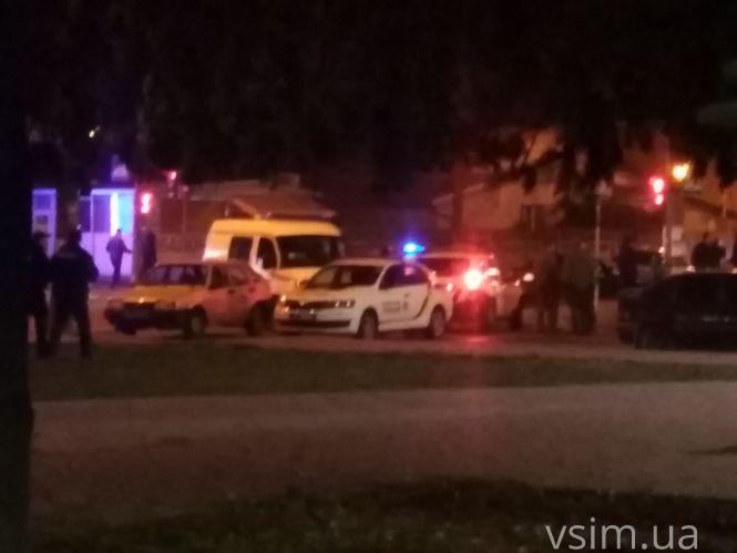 Новини Хмельницького - фото з Біля залізничного вокзалу багато поліції і вибухотехніки: що там відбувається Біля залізничного вокзалу багато поліції і вибухотехніки: що там відбувається, фото №6 на сайті vsim.ua