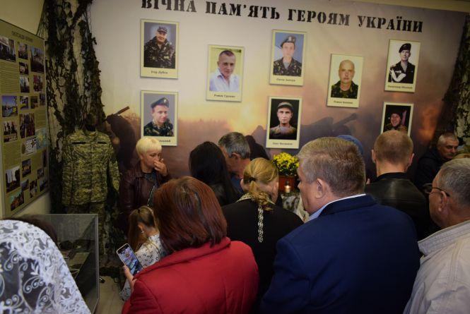 Новини Вінниці - фото з «Дивіться, це російська міна». У музеї АТО в Погребищі є підтвердження того, з ким воюємо на Донбасі «Дивіться, це російська міна». У музеї АТО в Погребищі є підтвердження того, з ким воюємо на Донбасі, фото №3 на сайті 20minut.ua