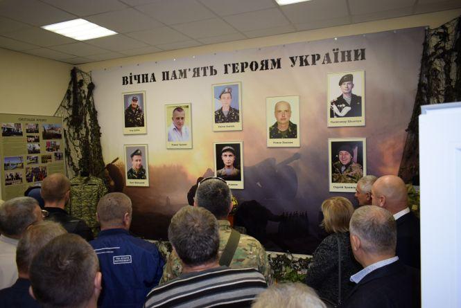 Новини Вінниці - фото з «Дивіться, це російська міна». У музеї АТО в Погребищі є підтвердження того, з ким воюємо на Донбасі «Дивіться, це російська міна». У музеї АТО в Погребищі є підтвердження того, з ким воюємо на Донбасі, фото №4 на сайті 20minut.ua