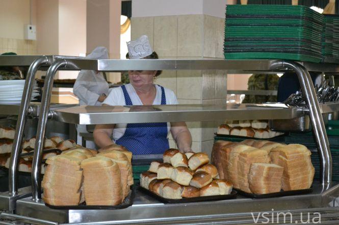 “Не домашнє, а …”: курсанти розповіли, як їх годують у прикордонній академії, фото №6 на сайті vsim.ua