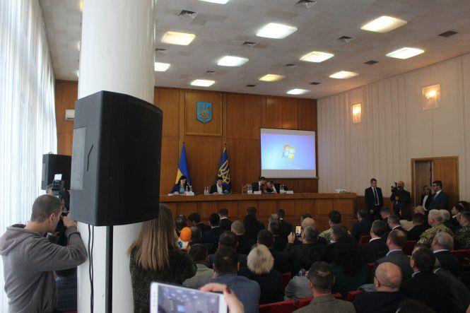 Спиртові заводи та зарплати вчителям: про що говорив Володимир Зеленський у Тернополі, фото №1 на сайті 20minut.ua