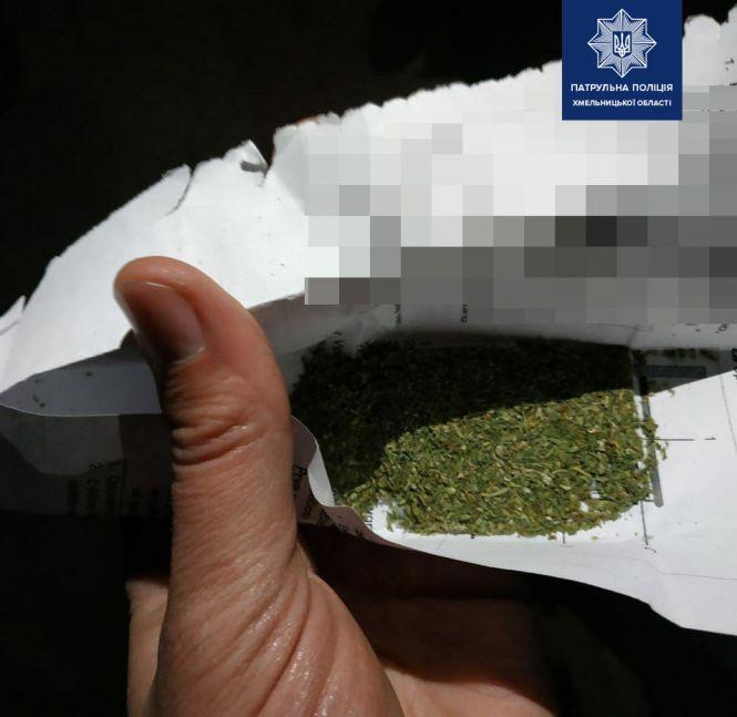 Новини Хмельницького - фото з На Кам’янецькій спіймали чоловіка з наркотиками На Кам’янецькій спіймали чоловіка з наркотиками, фото №1 на сайті vsim.ua