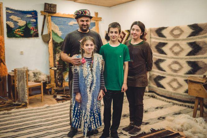 Новини Вінниці - фото з Історія про родину Альошкіних з вінницького села каменотесів є у фільмі Ukraїner Історія про родину Альошкіних з вінницького села каменотесів є у фільмі Ukraїner, фото №5 на сайті 20minut.ua