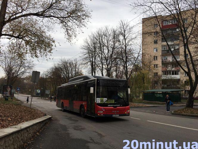 Новини Тернополя - фото з У салоні - тепло, а двері - з датчиком руху: журналістка "20 хвилин" протестувала новий маршрут №35 У салоні - тепло, а двері - з датчиком руху: журналістка "20 хвилин" протестувала новий маршрут №35, фото №1 на сайті 20minut.ua