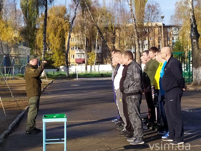 Як в прикордонній академії офіцери демонструють рівень IQ та підтягуються на перекладині (ФОТО, ВІДЕО), фото №4 на сайті vsim.ua