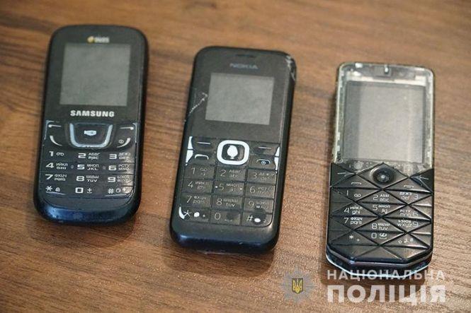 Новини Тернополя - фото з Тернополянин з компанією погрожував закидати поліцію гранатами Тернополянин з компанією погрожував закидати поліцію гранатами, фото №3 на сайті 20minut.ua