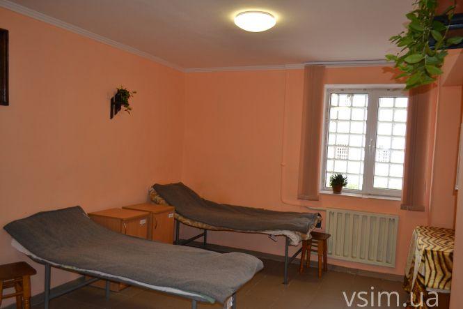 Ходять на побачення, одружуються і народжують: що відбувається за стінами Хмельницького СІЗО, фото №2 на сайті vsim.ua