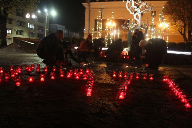 Новини Вінниці - фото з «Вбивці мають бути покарані» Вінничани закликали розслідувати вбивство Катерини Гандзюк «Вбивці мають бути покарані» Вінничани закликали розслідувати вбивство Катерини Гандзюк, фото №1 на сайті 20minut.ua