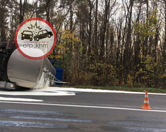 Масштабна ДТП: під Летичевом зіштовхнулися одразу три легковики та молоковоз (ФОТО), фото №3 на сайті vsim.ua