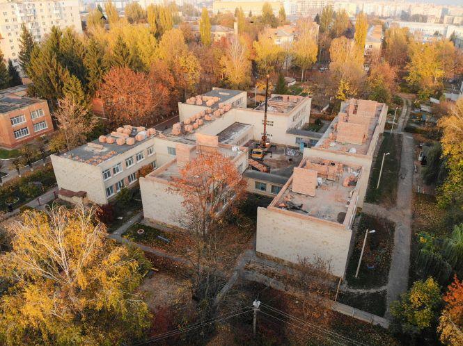 Новини Вінниці - фото з У місті утеплили уже 40% шкіл та дитсадків. Нині оновлюють два заклади У місті утеплили уже 40% шкіл та дитсадків. Нині оновлюють два заклади, фото №1 на сайті 20minut.ua