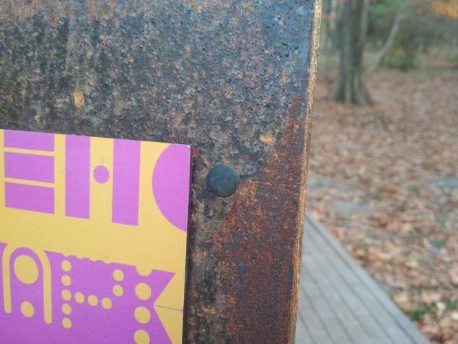 На Вишеньці почали ржавіти нові туристичні таблички. Розробник звинувачує погоду, фото №4 на сайті 20minut.ua