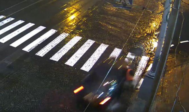 Новини Вінниці - фото з Водія «Ауді», що збив прибиральницю і втік, знайшли в лікарні біля потерпілої Водія «Ауді», що збив прибиральницю і втік, знайшли в лікарні біля потерпілої, фото №1 на сайті 20minut.ua