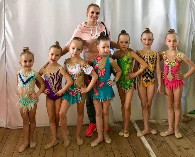 Новини Хмельницького - фото з Сотні дівчат приїдуть у Хмельницький на кубок з художньої гімнастики Сотні дівчат приїдуть у Хмельницький на кубок з художньої гімнастики, фото №1 на сайті vsim.ua