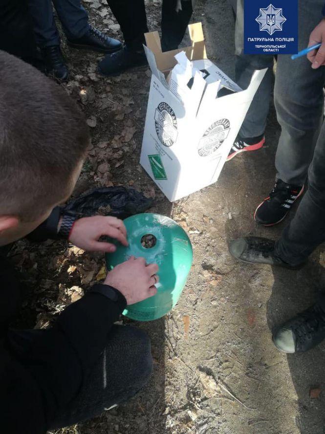 Незаконно добутий бурштин везли через Тернопільщину у балонах з-під газу, фото №1 на сайті 20minut.ua