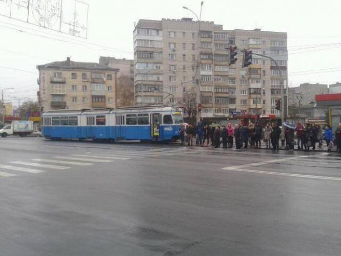 Новини Вінниці - фото з На Центральному мосту ДТП. Місто поринуло у затор (ОНОВЛЕНО) На Центральному мосту ДТП. Місто поринуло у затор (ОНОВЛЕНО), фото №1 на сайті 20minut.ua