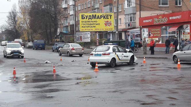 Новини Вінниці - фото з У Бару зіткнулися два авто: поліції охорони та мікроавтобус. Є потерпілі У Бару зіткнулися два авто: поліції охорони та мікроавтобус. Є потерпілі, фото №1 на сайті 20minut.ua