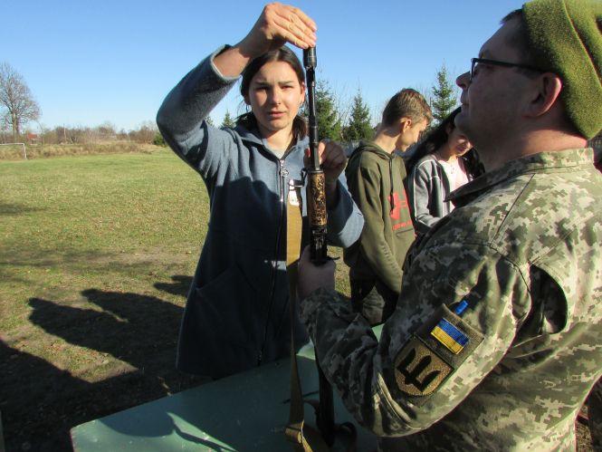 Новини Козятина - фото з У Сестринівці найвлучніше стріляють дівчата У Сестринівці найвлучніше стріляють дівчата, фото №6 на сайті 20minut.ua