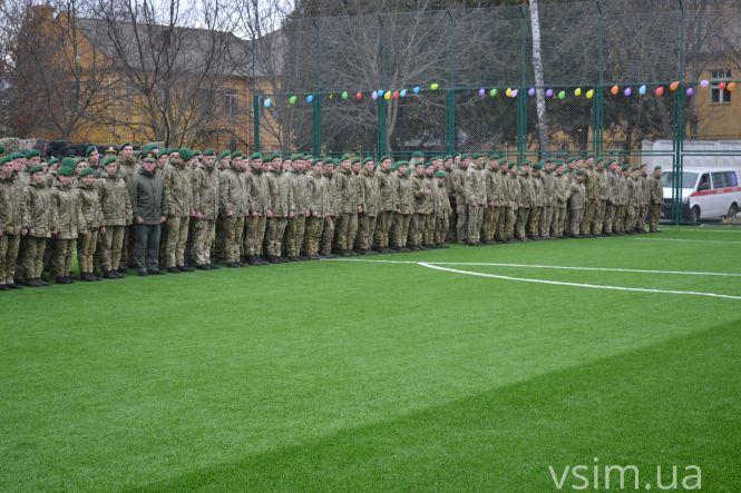 Новини Хмельницького - фото з У прикордонній академії відкрили нове футбольне поле. Як воно виглядає (ФОТО) У прикордонній академії відкрили нове футбольне поле. Як воно виглядає (ФОТО), фото №2 на сайті vsim.ua