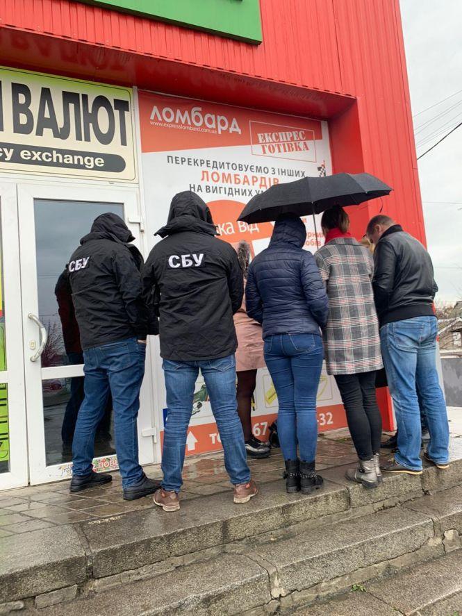 Новини Вінниці - фото з Мала занести в суд 30 тисяч гривень. Затримали адвокатку з грошима для хабара Мала занести в суд 30 тисяч гривень. Затримали адвокатку з грошима для хабара, фото №2 на сайті 20minut.ua