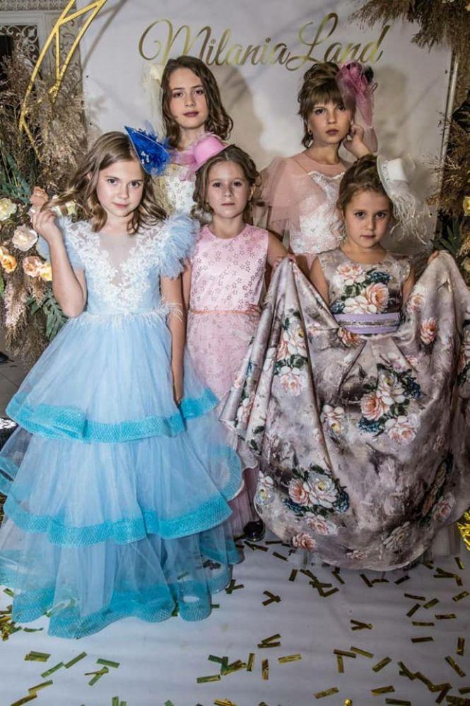 П'ятеро попелюшок запалили промінь надії на показі дитячого одягу Меланіяленд, фото №2 на сайті 20minut.ua