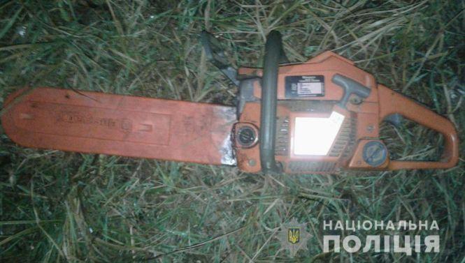Новини Житомира - фото з У Коростенському районі у "чорних" лісорубів вилучили мотоблок, бензопилу та колоди сосни У Коростенському районі у "чорних" лісорубів вилучили мотоблок, бензопилу та колоди сосни, фото №1 на сайті 20minut.ua