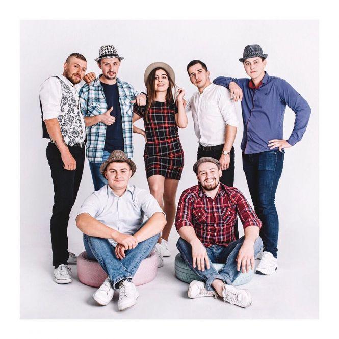 Новини Тернополя - фото з “Ми граємо так, щоб, коли народ заходив на танцпол, то йому було лінь йти на перекур”: гурт “Фа Мажор” “Ми граємо так, щоб, коли народ заходив на танцпол, то йому було лінь йти на перекур”: гурт “Фа Мажор”, фото №4 на сайті 20minut.ua