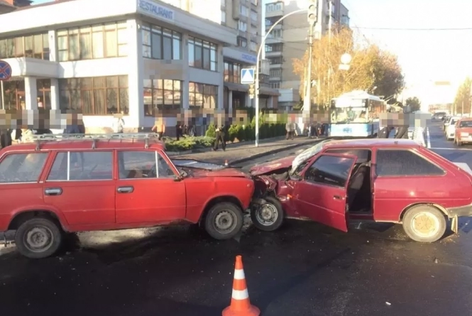 Травмовані пасажири та 42 п’яних за кермом: хроніка ДТП у Хмельницькому, фото №1 на сайті vsim.ua