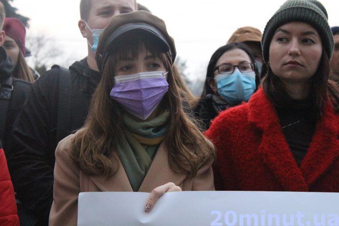 Новини Тернополя - фото з “Студенти - не раби!”: медики під ОДА протестували проти реформи інтернатури “Студенти - не раби!”: медики під ОДА протестували проти реформи інтернатури, фото №2 на сайті 20minut.ua