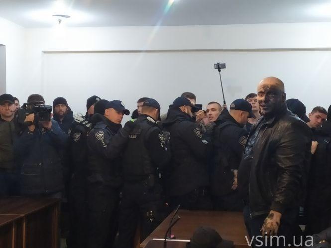 Масові сутички та вибухи під судом у Хмельницькому. Що там відбувалося (ФОТО, ВІДЕО), фото №2 на сайті vsim.ua