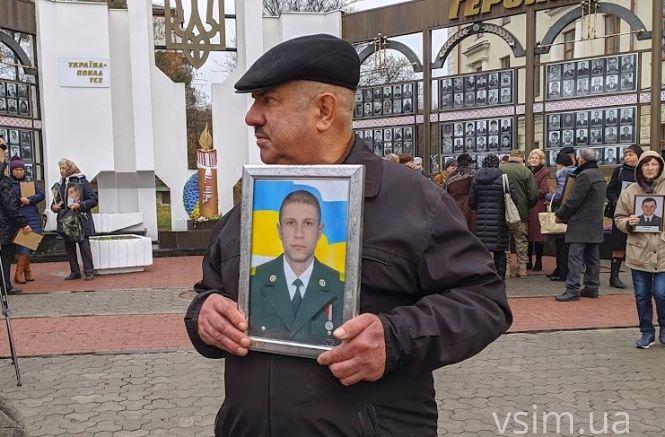 Новини Хмельницького - фото з Із хрестом на спині: у Хмельницькому відбулася “Хода пам’яті” Із хрестом на спині: у Хмельницькому відбулася “Хода пам’яті”, фото №1 на сайті vsim.ua