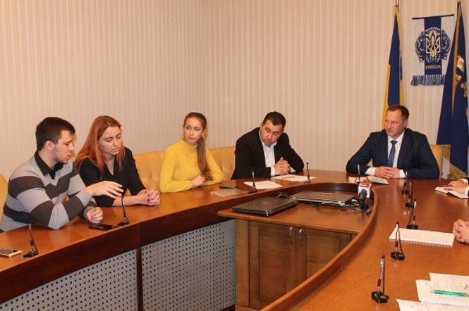 Новини Тернополя - фото з Чим допоможе новий голова ОДА студентам-медикам, які протестують проти реформи інтернатури Чим допоможе новий голова ОДА студентам-медикам, які протестують проти реформи інтернатури, фото №1 на сайті 20minut.ua