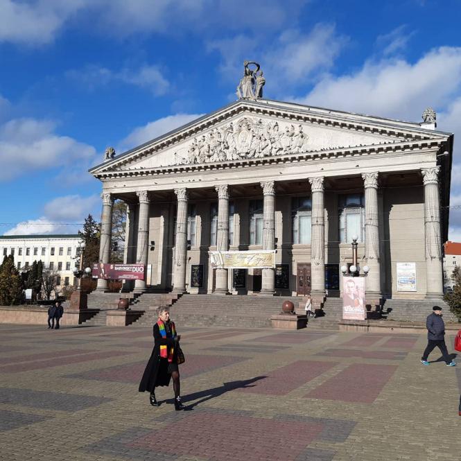 Новини Тернополя - фото з ТОП-10 листопадових фото на Театральному майдані (шукайте свою світлину з Instagram) ТОП-10 листопадових фото на Театральному майдані (шукайте свою світлину з Instagram), фото №3 на сайті 20minut.ua