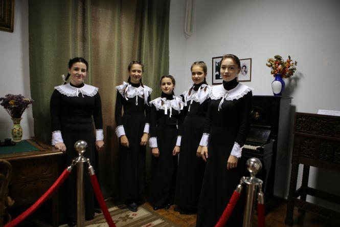 Новини Вінниці - фото з Яким став оновлений музей-квартира Миколи Леонтовича Яким став оновлений музей-квартира Миколи Леонтовича, фото №1 на сайті 20minut.ua